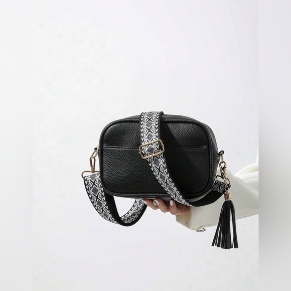 New Crossbody Bag, Shoulder Bag - Picture 3 of 5